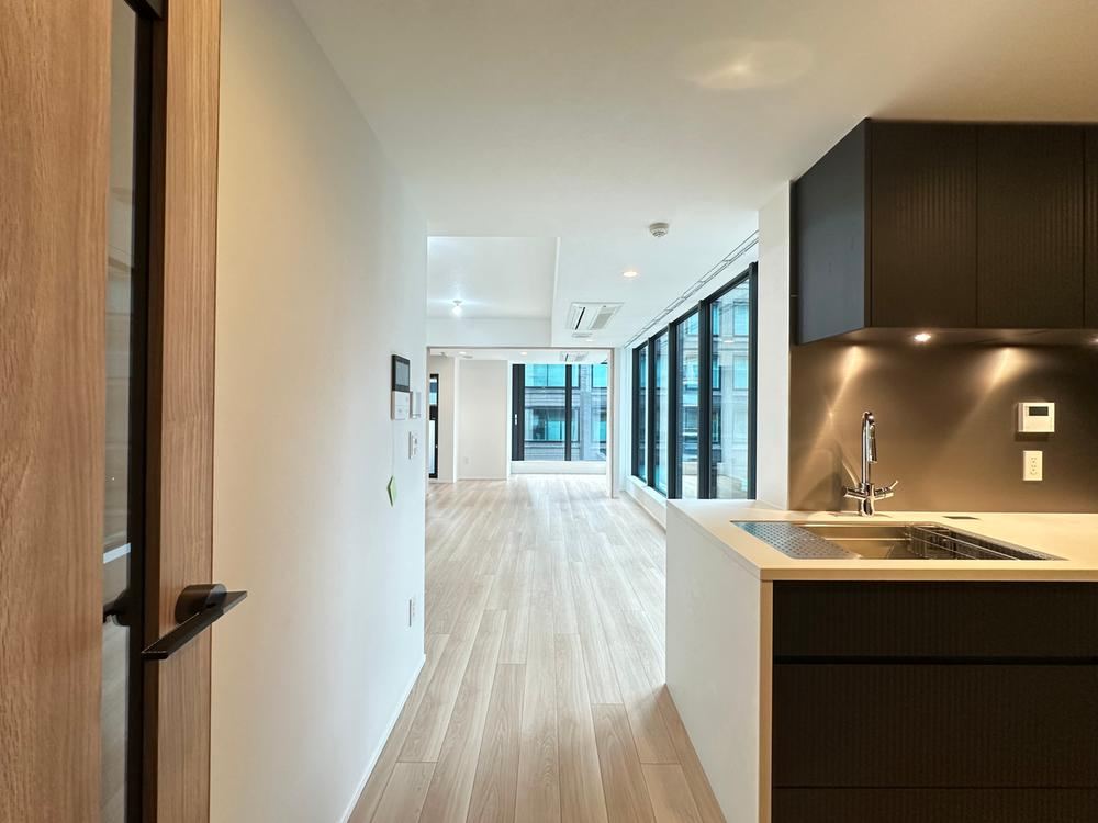 3LDK apartment in Chiyoda Ward, Tokyo - Photo 1