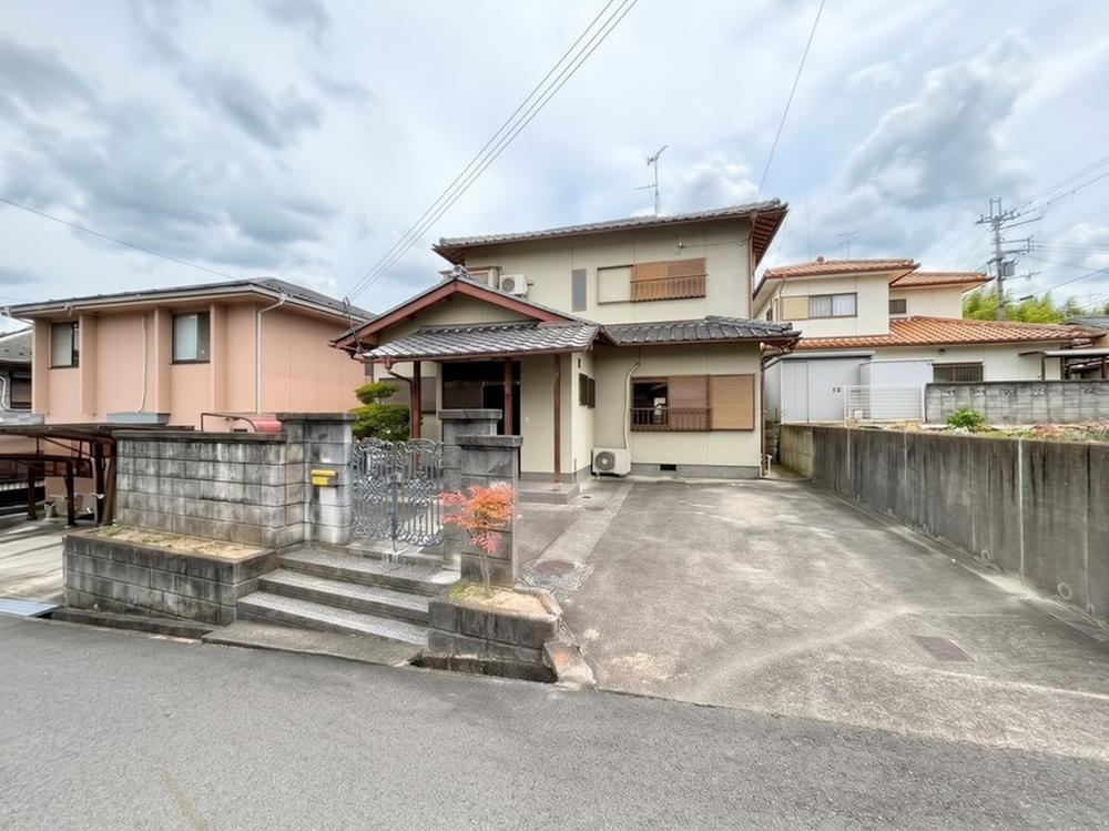 5LDK house in Konan, Shiga - Photo 1