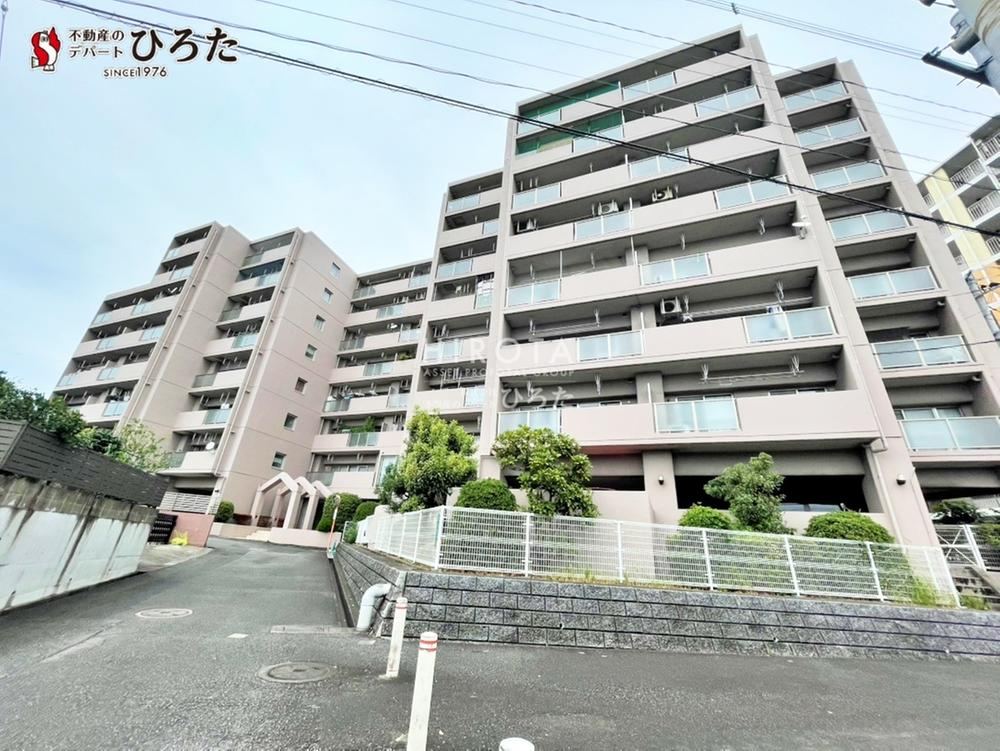 4LDK apartment in Yahatanishi Ward, Kitakyushu, Fukuoka - Photo 1