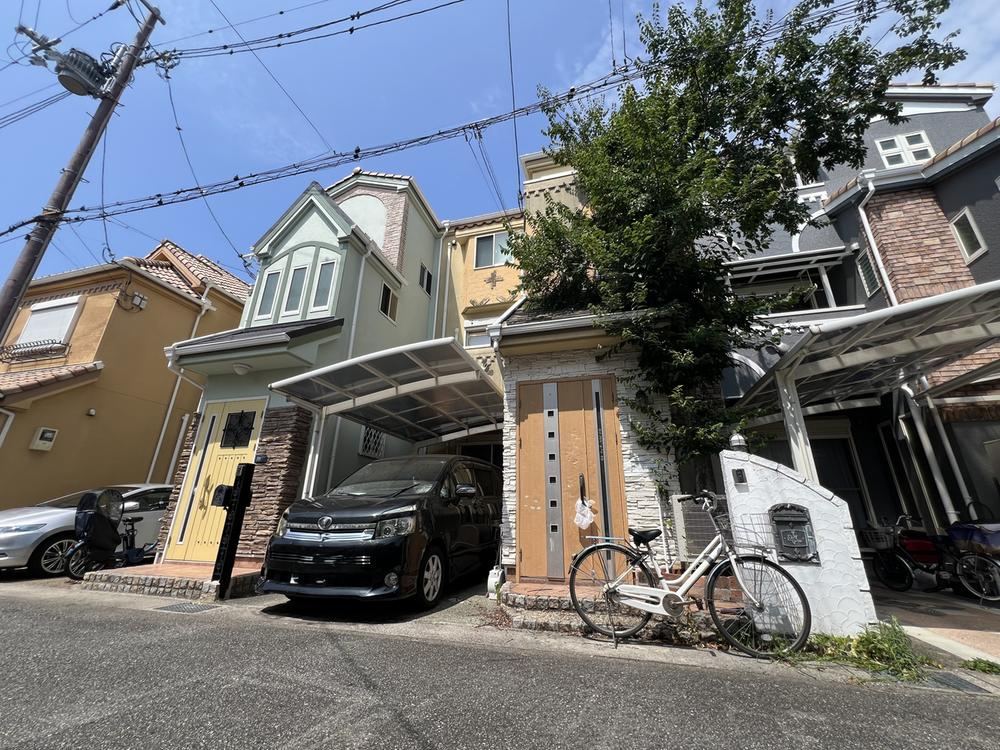 4LDK house in Itami, Hyogo - Photo 1