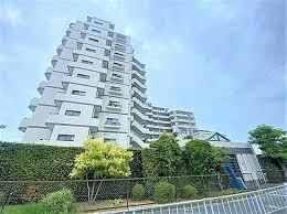 3LDK apartment in Higashiosaka, Osaka - Photo 1