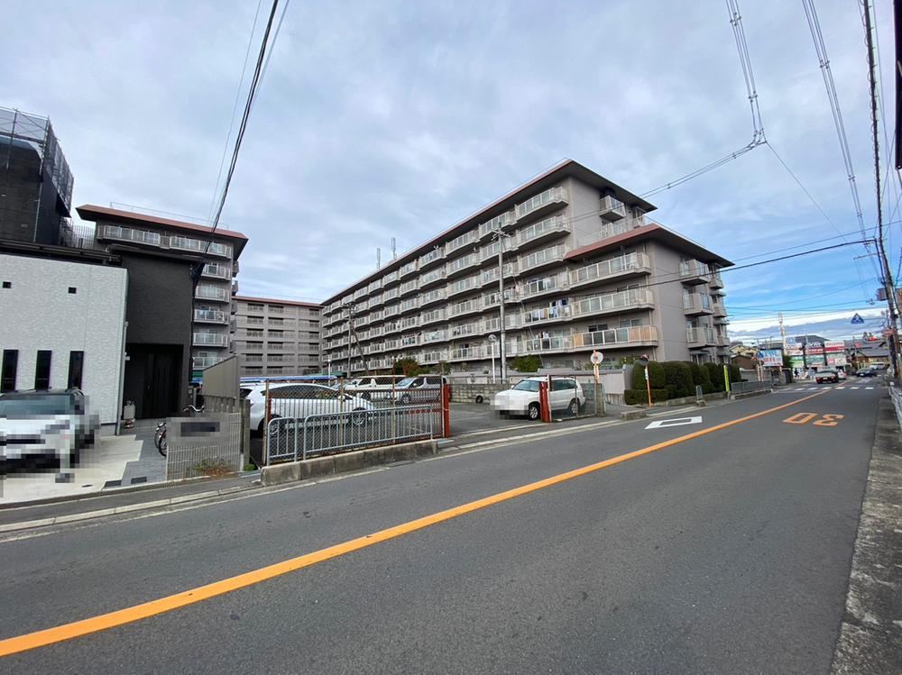 2LDK apartment in Takatsuki, Osaka - Photo 1