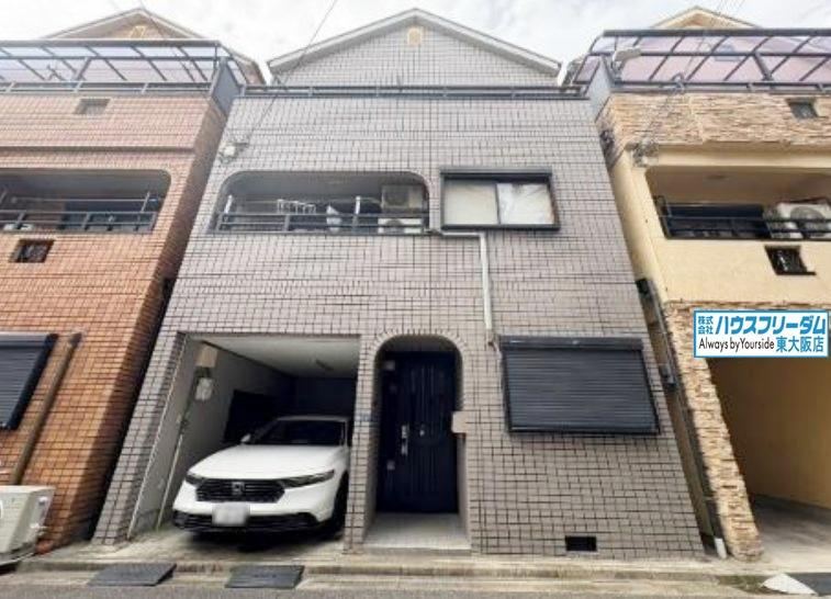 4LDK house in Higashiosaka, Osaka - Photo 1