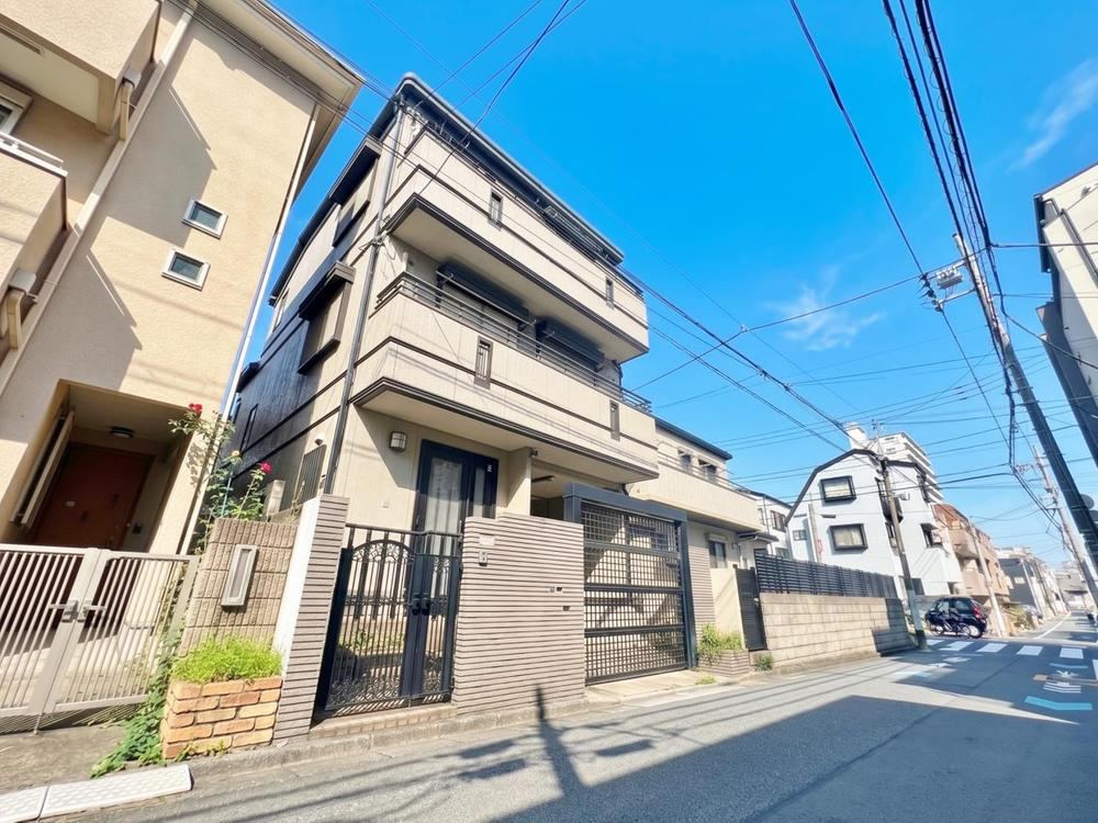 3LDK+S house in Suginami Ward, Tokyo - Photo 1