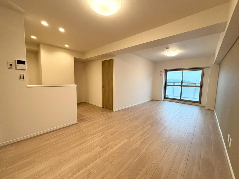 4LDK+S apartment in Takatsuki, Osaka - Photo 1