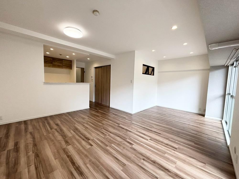 3LDK apartment in Shimamoto, Mishima District, Osaka - Photo 1
