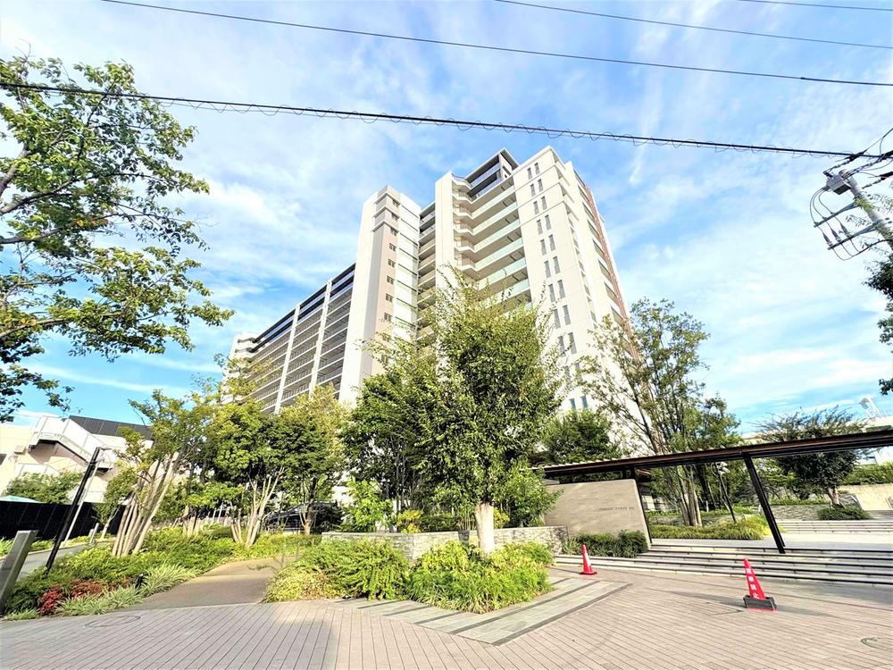 3LDK+S apartment in Kita Ward, Tokyo - Photo 1