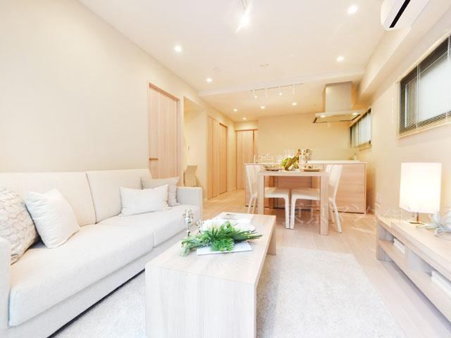 2LDK apartment in Meguro Ward, Tokyo - Photo 1
