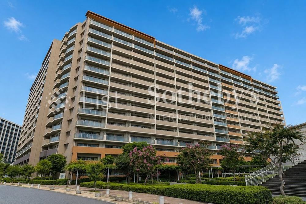 4LDK apartment in Miyakojima Ward, Osaka - Photo 1