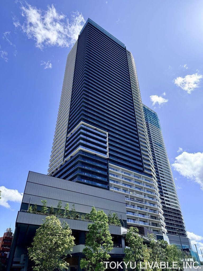 2LDK apartment in Toshima Ward, Tokyo - Photo 1