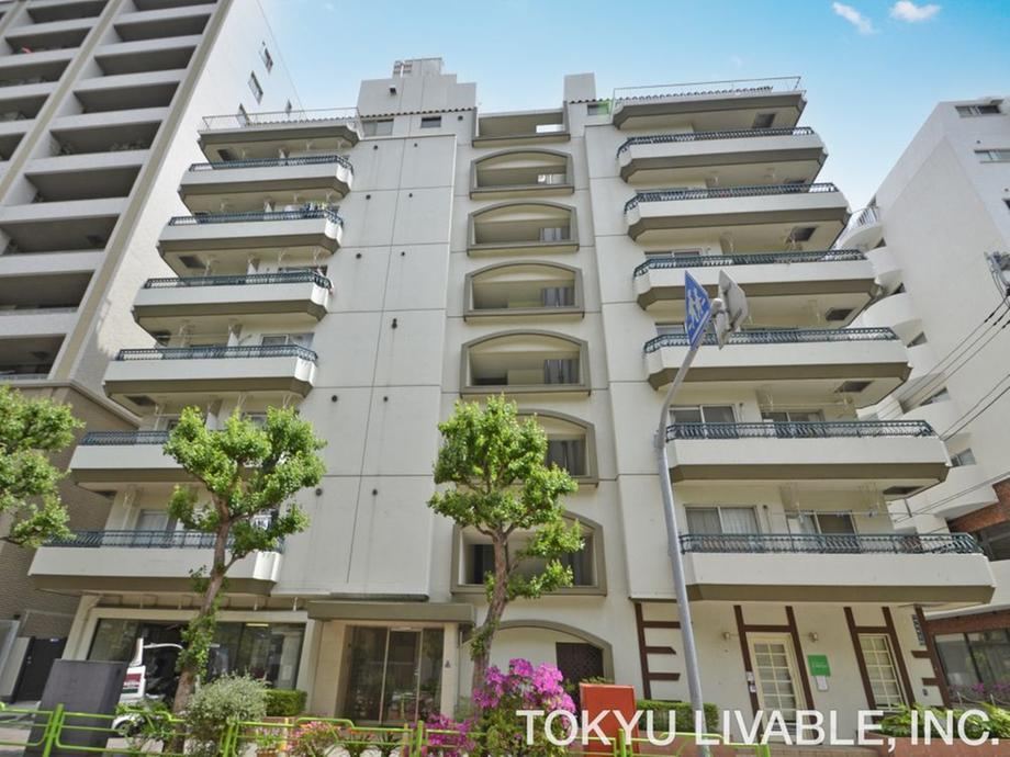 2DK apartment in Chuo Ward, Tokyo - Photo 1