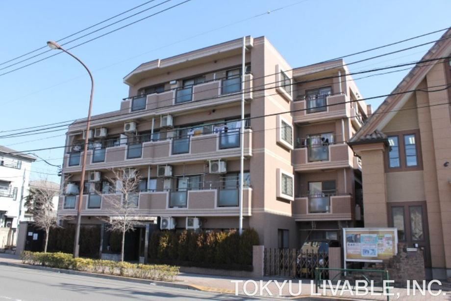 3LDK apartment in Koganei, Tokyo - Photo 1