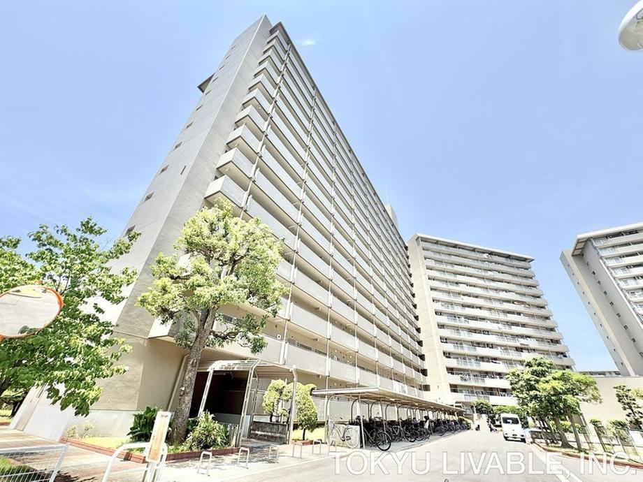 4DK apartment in Joto Ward, Osaka - Photo 1