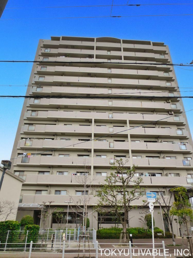 2LDK+S apartment in Tsurumi Ward, Osaka - Photo 1