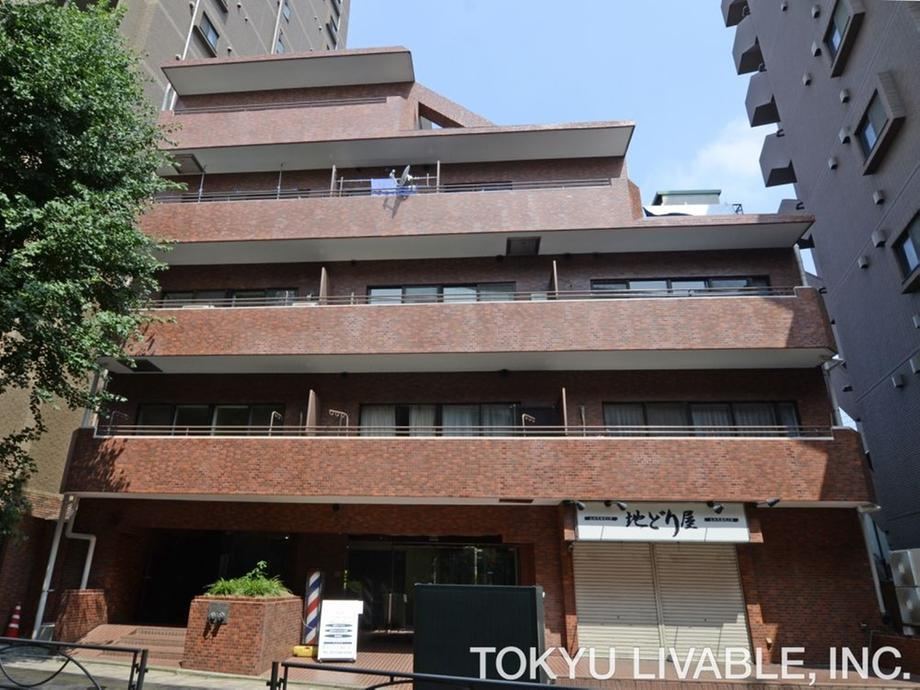 2LDK apartment in Shibuya Ward, Tokyo - Photo 1