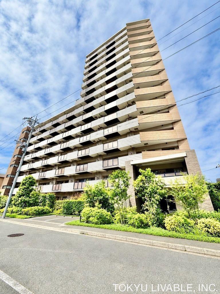 3LDK apartment in Moriguchi, Osaka - Photo 1