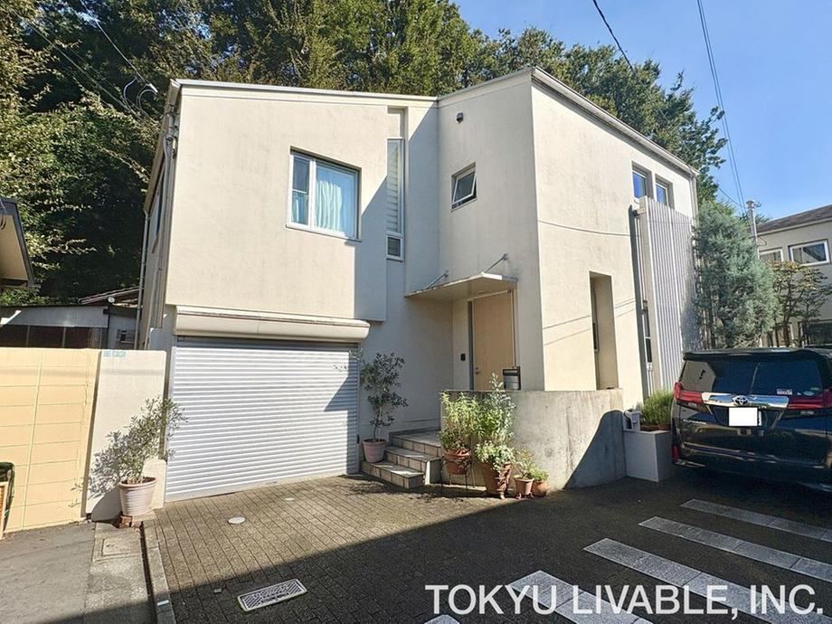 4LDK house in Meguro Ward, Tokyo - Photo 1