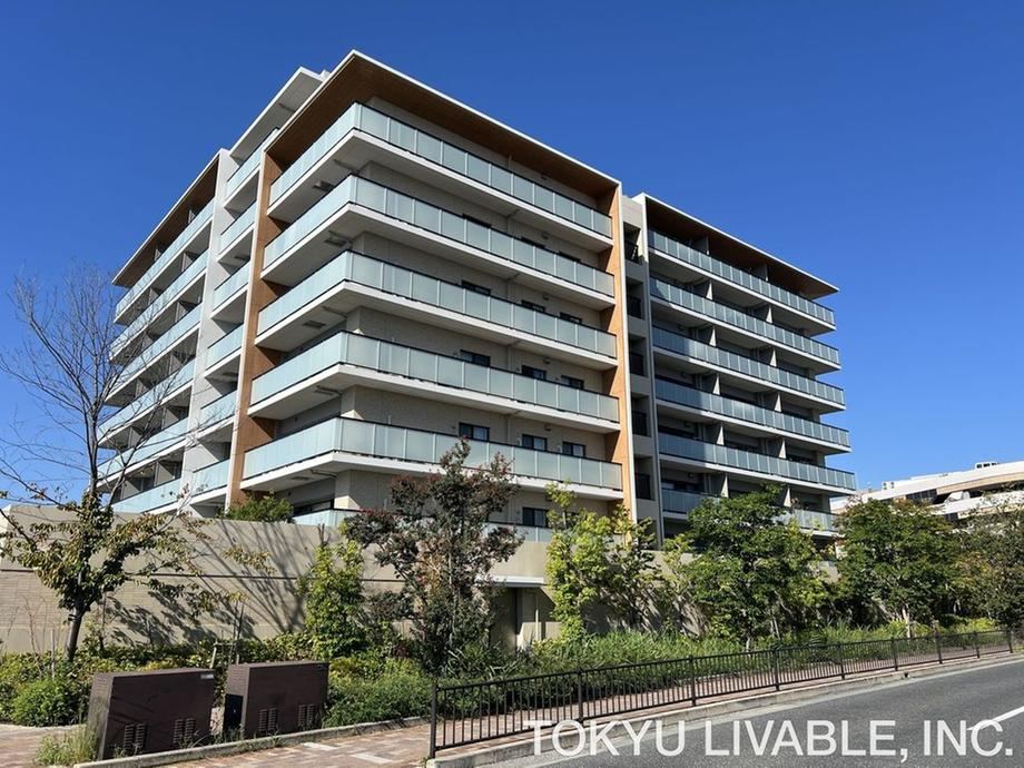 3LDK apartment in Suita, Osaka - Photo 1