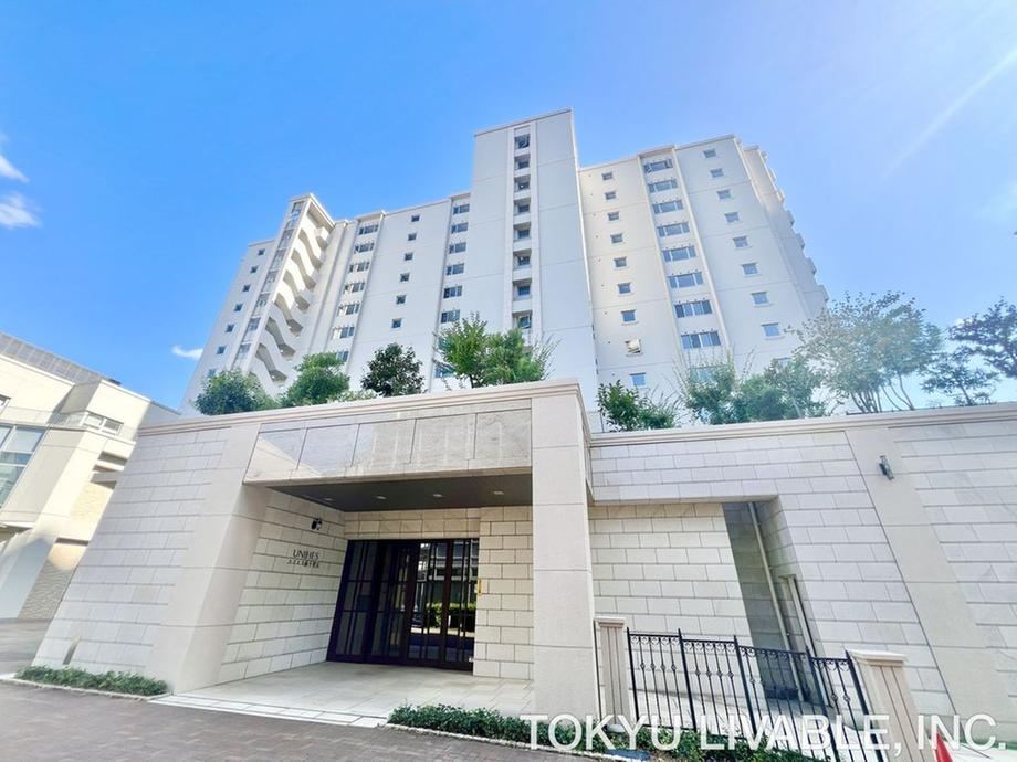 2LDK apartment in Settsu, Osaka - Photo 1