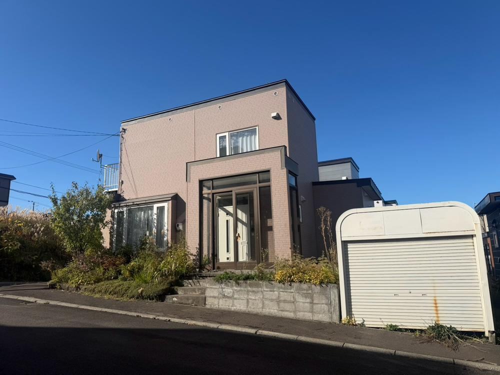 4LDK house in Minami Ward, Sapporo, Hokkaido - Photo 1