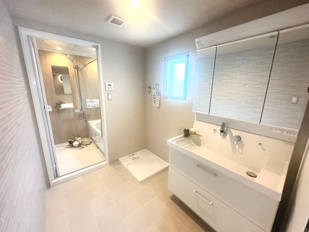 2LDK apartment in Yodogawa Ward, Osaka - Photo 1