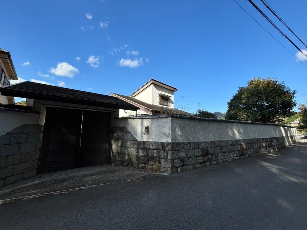 7LDK+3S house in Takatsuki, Osaka - Photo 1