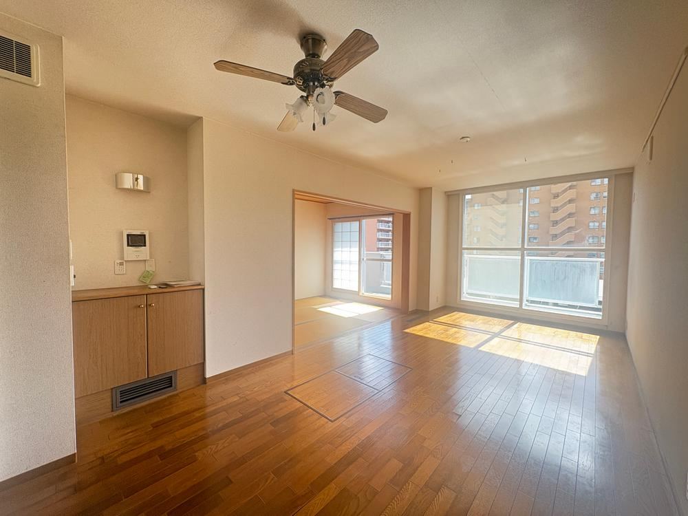 4LDK apartment in Chuo Ward, Sapporo, Hokkaido - Photo 1