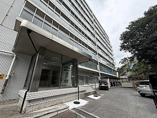 4LDK apartment in Shimonoseki, Yamaguchi - Photo 1