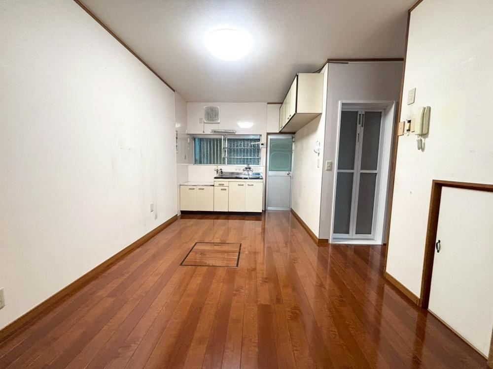 5LDK house in Takatsuki, Osaka - Photo 1