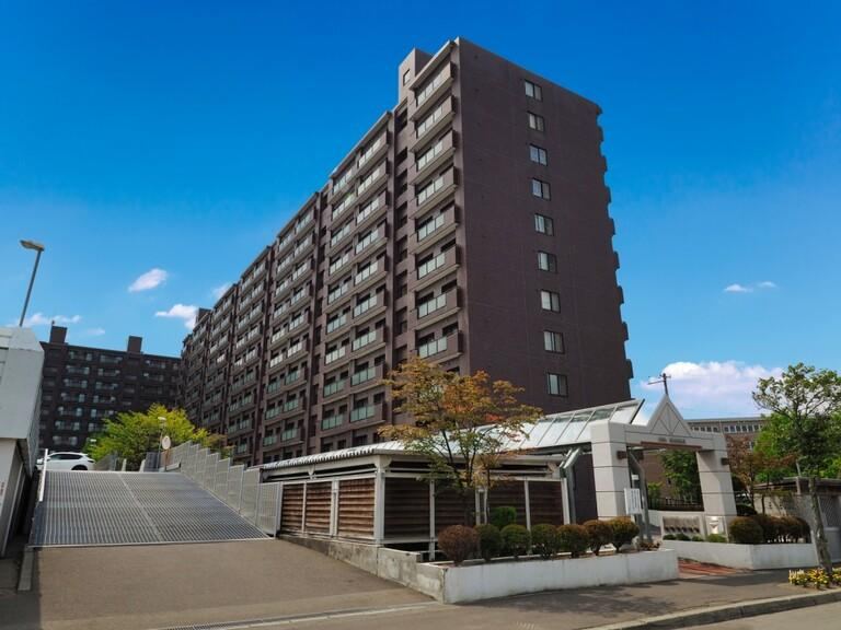3LDK apartment in Kita Ward, Sapporo, Hokkaido - Photo 1