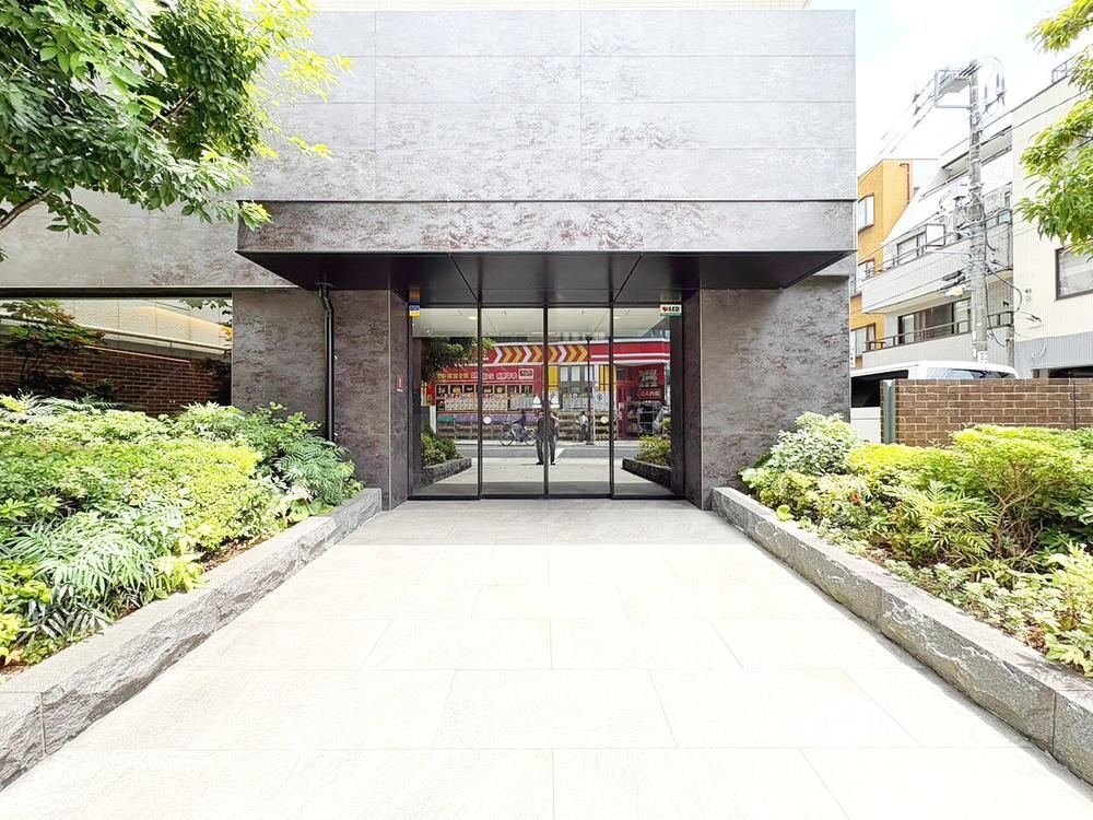 2LDK+S apartment in Edogawa Ward, Tokyo - Photo 1