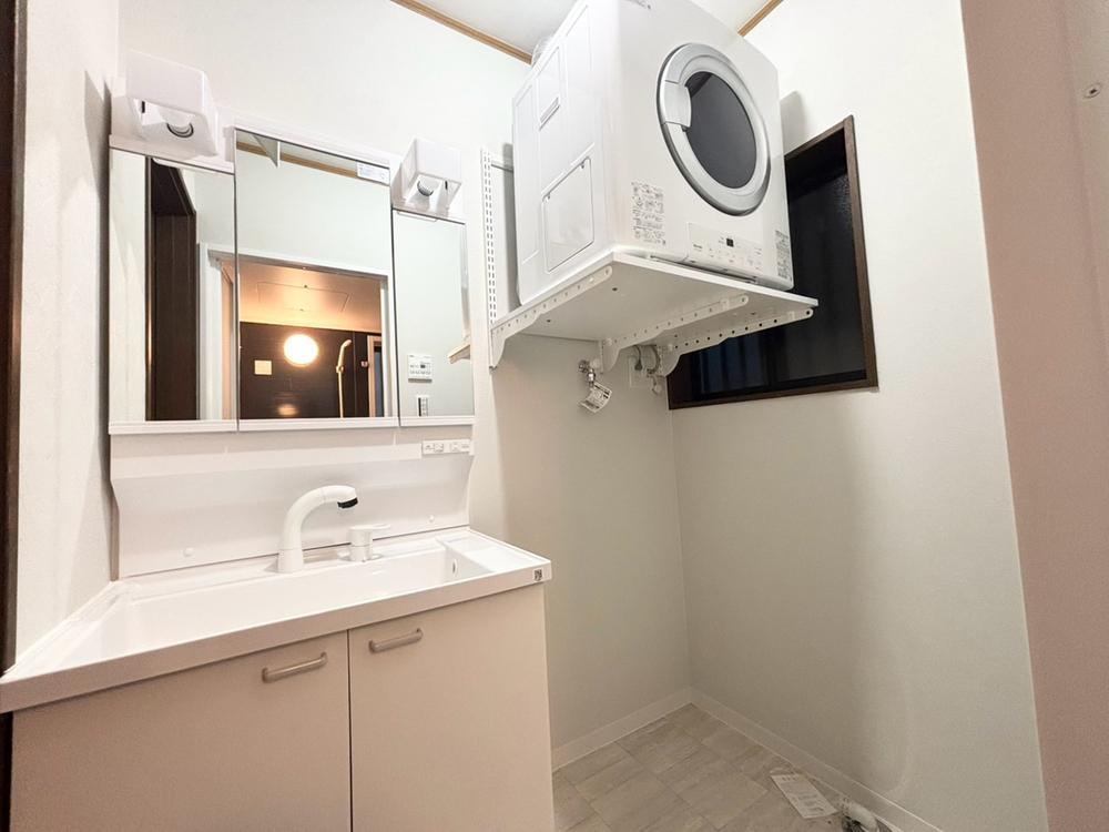 4LDK house in Takatsuki, Osaka - Photo 1