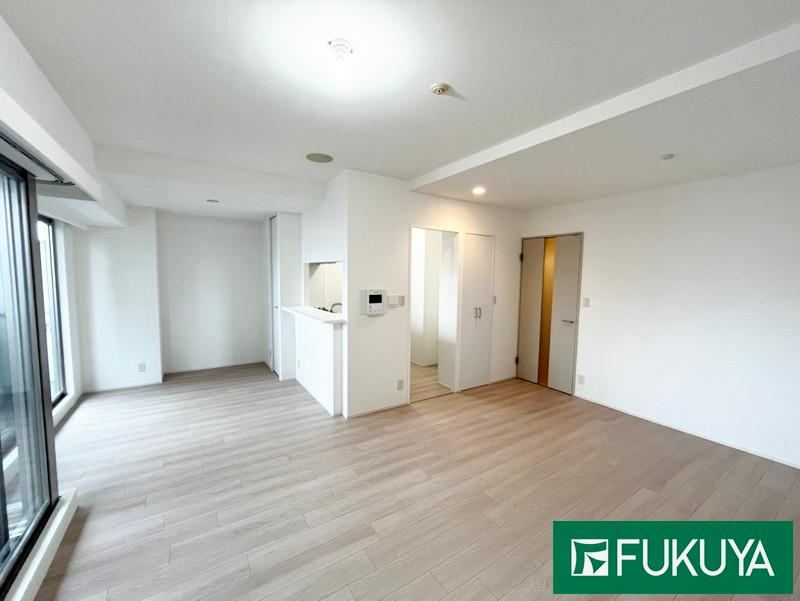 2LDK+S apartment in Chuo Ward, Osaka - Photo 1
