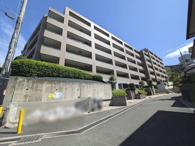 3LDK apartment in Hirakata, Osaka - Photo 1
