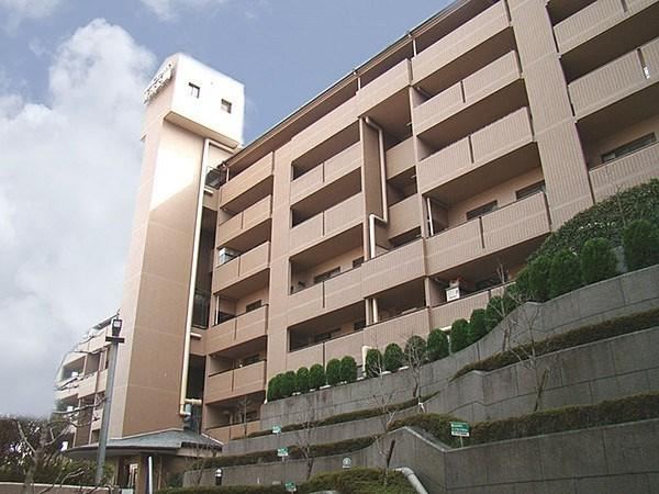 3LDK apartment in Hirakata, Osaka - Photo 1