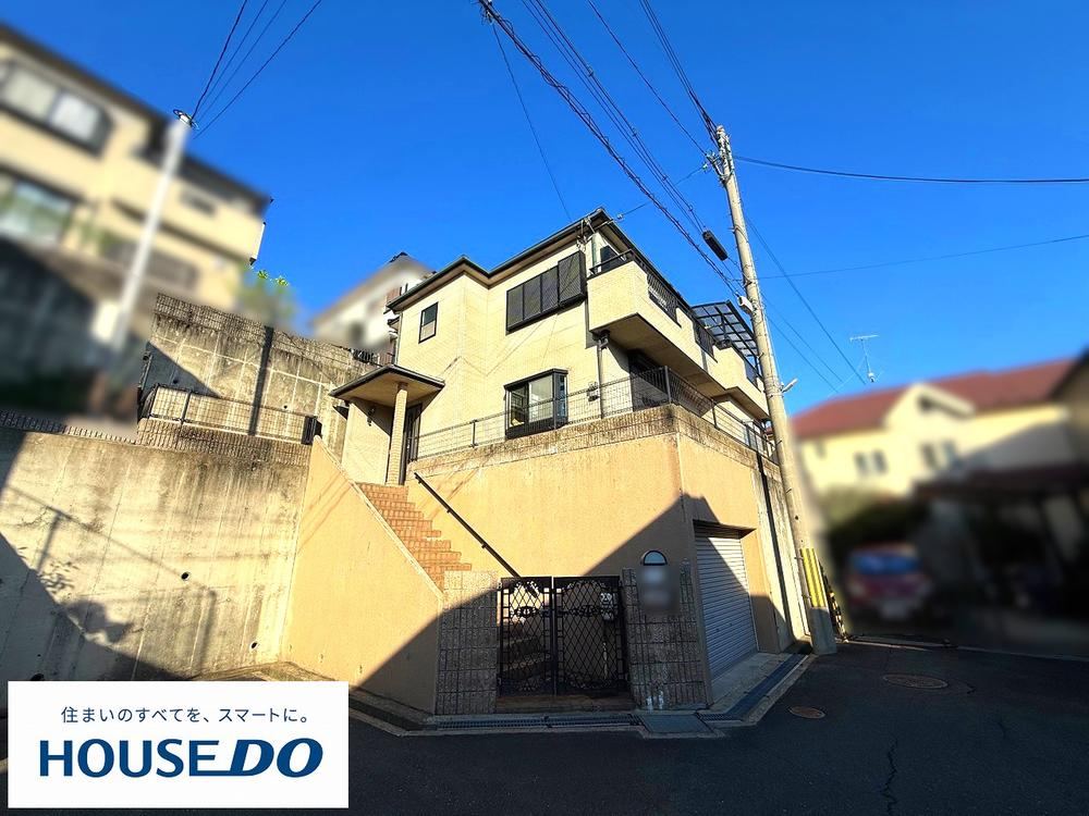 4LDK house in Hirakata, Osaka - Photo 1