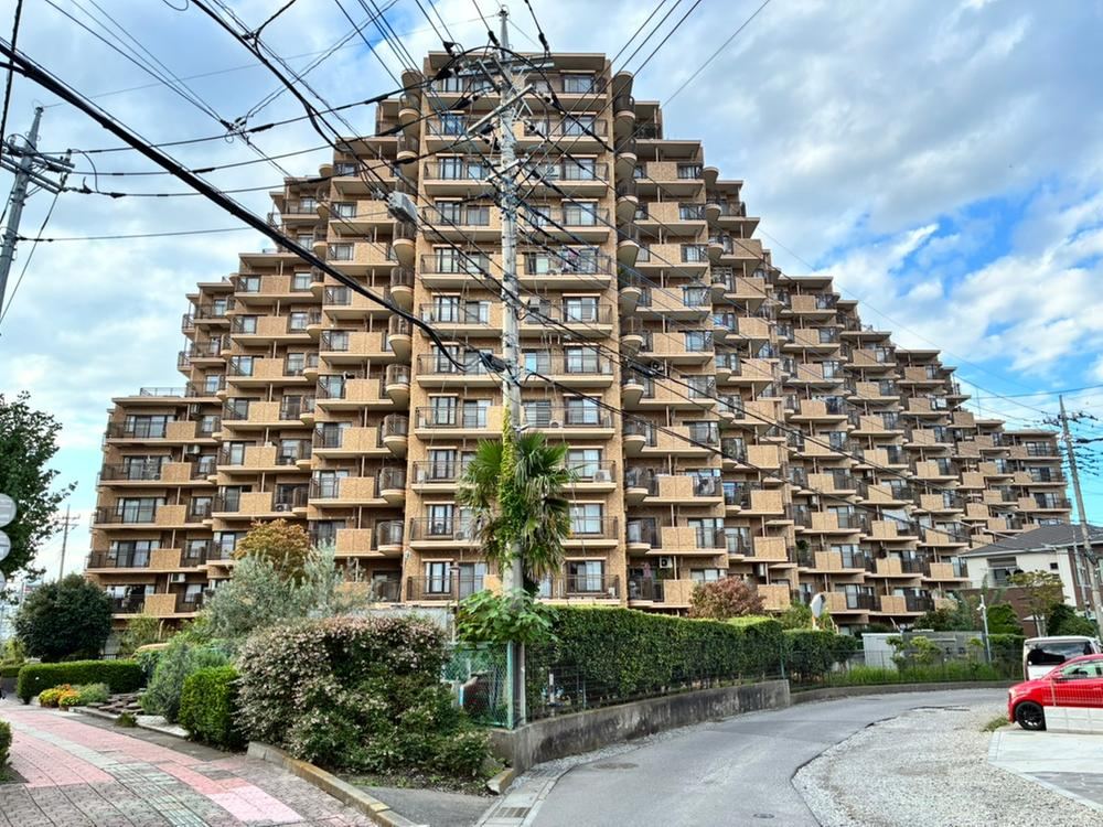 3LDK apartment in Minuma Ward, Saitama - Photo 1