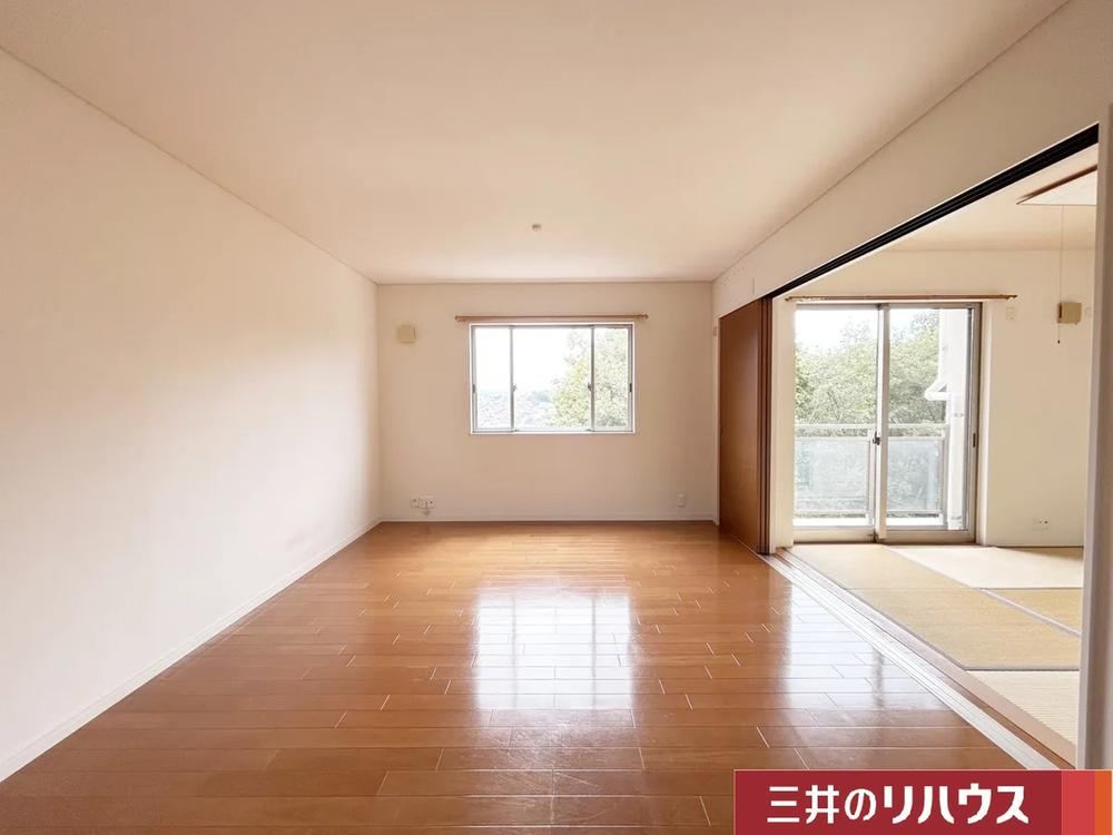 4LDK apartment in Higashi Ward, Hiroshima - Photo 1