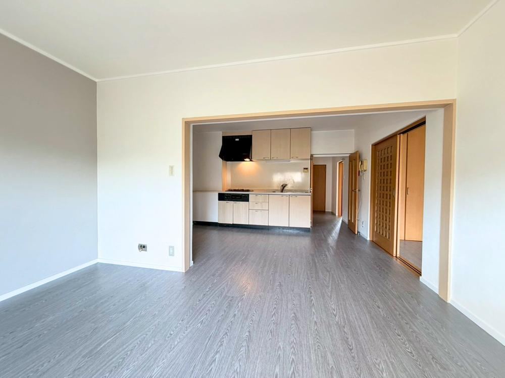2LDK apartment in Sakae Ward, Yokohama, Kanagawa - Photo 1