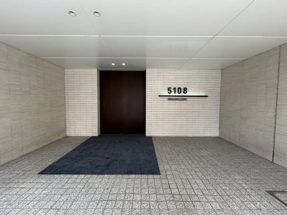 1LDK apartment in Minato Ward, Tokyo - Photo 1