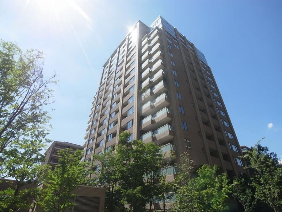 1LDK apartment in Shibuya Ward, Tokyo - Photo 1