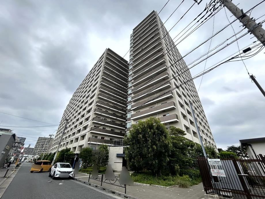 2LDK apartment in Katsushika Ward, Tokyo - Photo 1
