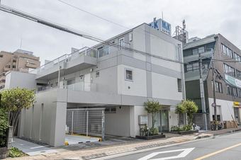 2LDK+S apartment in Kunitachi