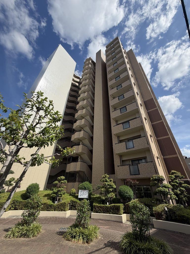 3LDK apartment in Kita Ward, Osaka - Photo 1