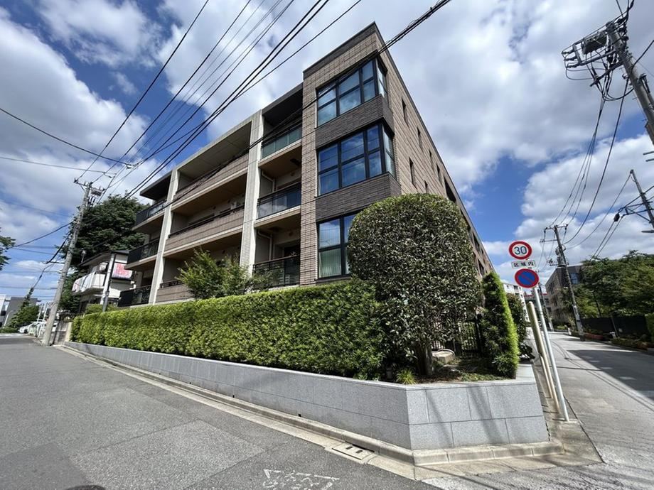 2LDK apartment in Shibuya Ward, Tokyo - Photo 1