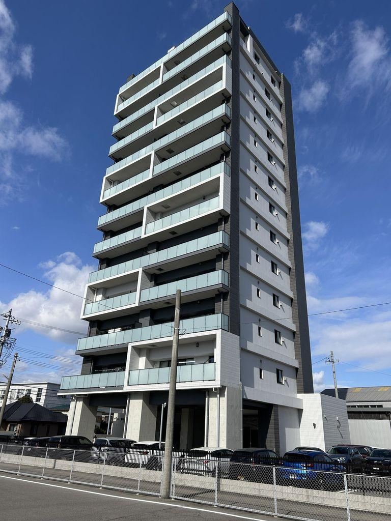 3LDK apartment in Kariya, Aichi - Photo 1