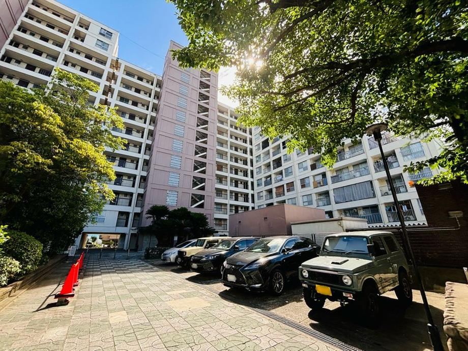 2DK apartment in Suita, Osaka - Photo 1