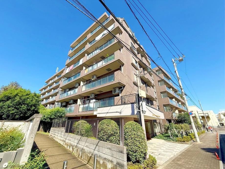 2LDK+S apartment in Fuchu, Tokyo - Photo 1