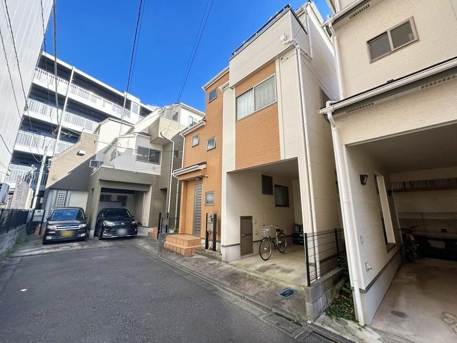 2LDK+S house in Kita Ward, Tokyo - Photo 1