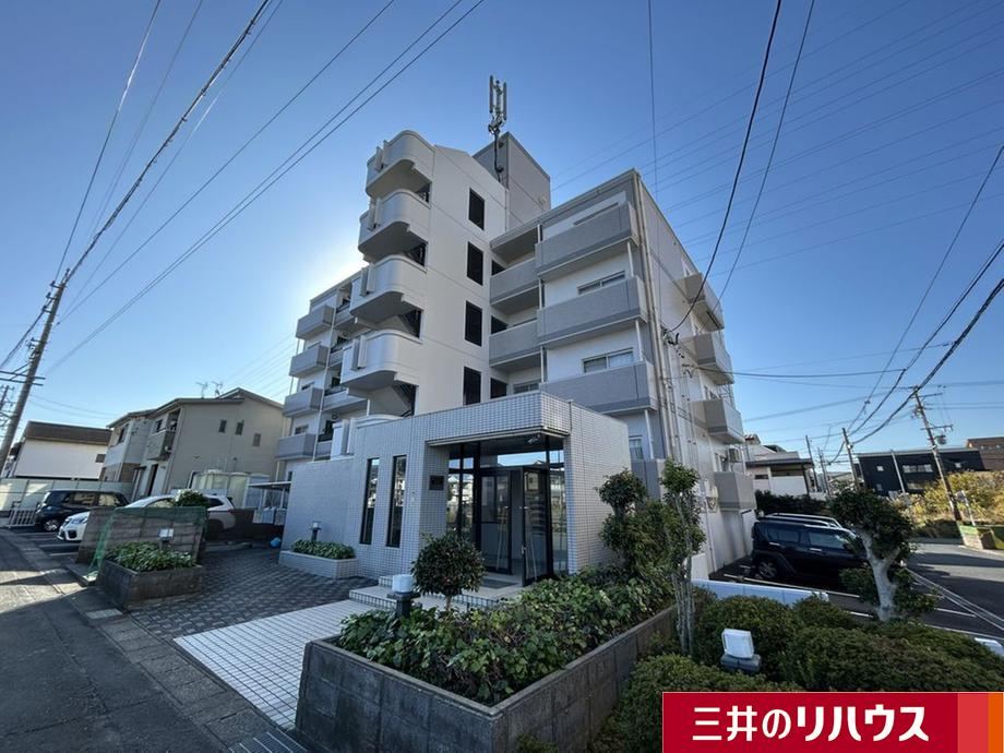 4LDK apartment in Toyohashi, Aichi - Photo 1